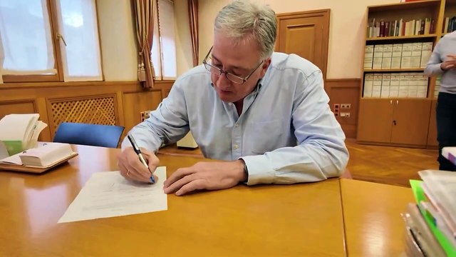 PP, PSOE y Vox responden a la moción de censura presentada en el Ayuntamiento de Pamplona