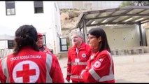 Il presidente della Croce Rossa Italiana Rosario Valastro in visita all'hotspot di Lampedusa