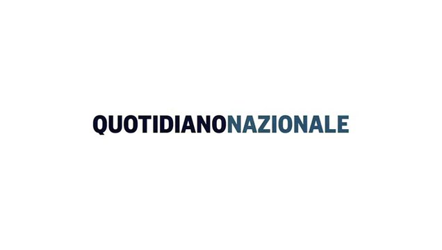 Libano, nuvole di fumo si alzano dopo un attacco aereo israeliano
