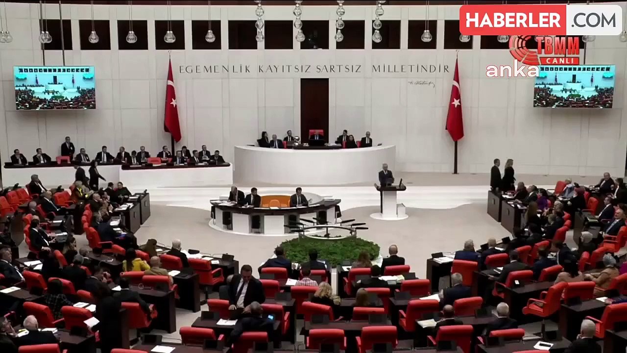 Ulaştırma ve Altyapı Bakanı Abdulkadir Uraloğlu, 2002-2023 yılları arasındaki yol haritalarını göstererek yapılan projeleri anlattı.