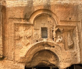 مقبرة دارا الجماعية الكبيرة Büyük Galeri Mezar في تركيا