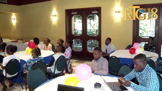 Oganizasyon AVE reyalize yon atelye travay ki reyini yon senkantèn elèv ak jèn