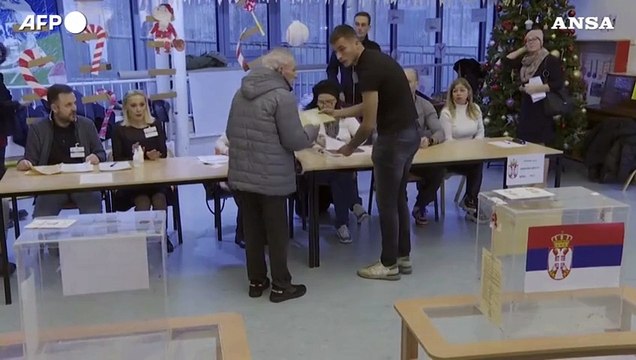 In Serbia aperti i seggi per le elezioni parlamentari