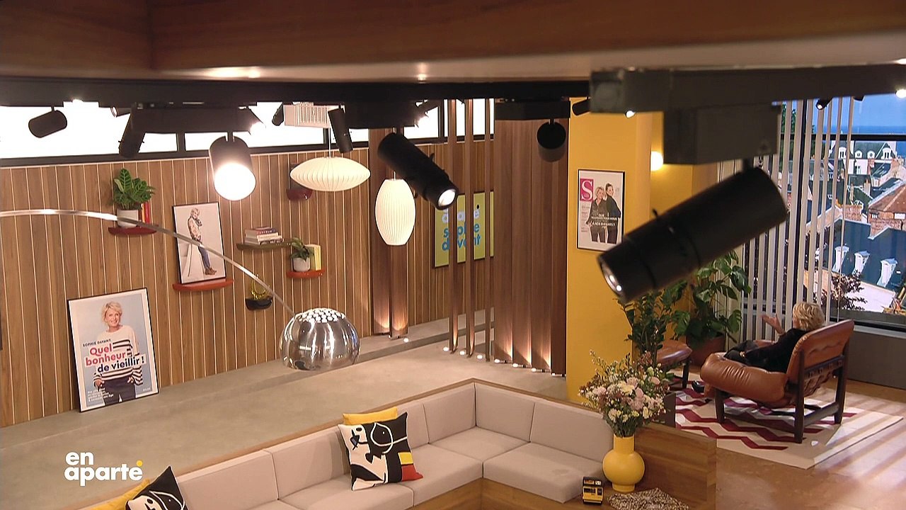 Sophie Davant évoque son compagnon William Leymergie dans "En aparté" sur Canal+