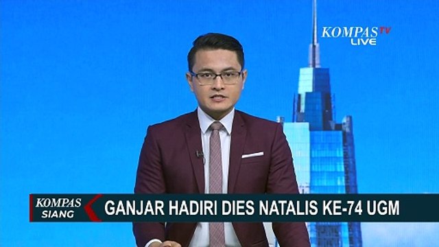 Kenakan Pakaian Adat Jawa, Ganjar Hadiri Acara Dies Natalis ke-74 UGM