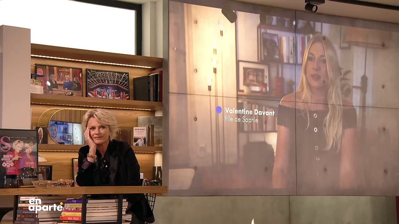 Sophie Davant les larmes aux yeux en découvrant un message de sa fille Valentine dans "En Aparté" sur Canal Plus: "Je suis fière de la mère qu'elle est" - Regardez