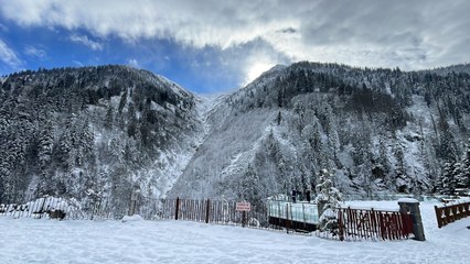 Ayder Yaylası mest ediyor: Kar kalınlığı 25 santimetreye ulaştı!