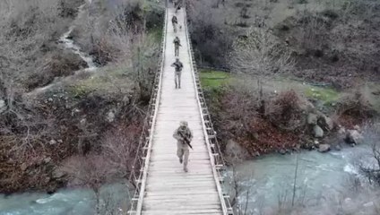 Bitlis'te PKK'nın kış üslenmesine operasyon