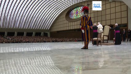 Il Vaticano approva la benedizione delle coppie di fatto e di quelle omosessuali