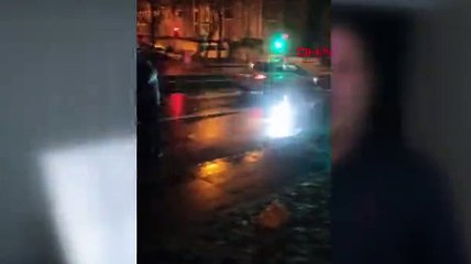 Boşanmak isteyen koca darbedildi: Babasının aracı tarandı