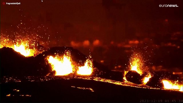 شاهد: لهيب وحمم متدفقة ... ثوران بركاني في أيسلندا
