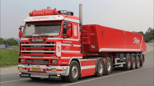 Scania 143H 420 (straight pipe) with tiptr ailer passed by
