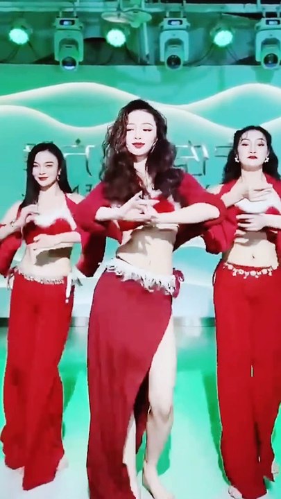 Dancing darbouka