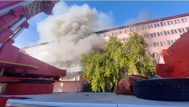 Adana'da kullanılmayan hastane binasının deposunda yangın
