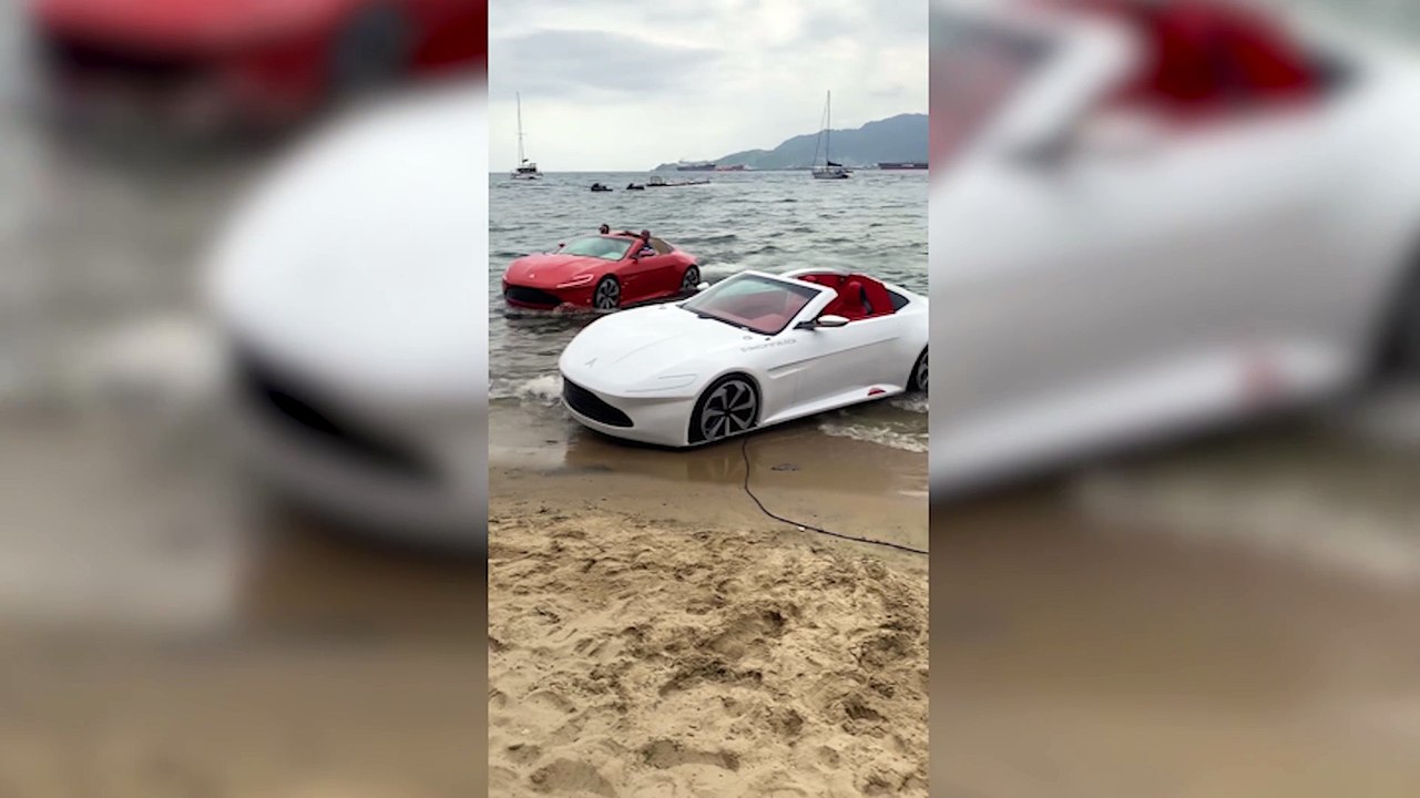 Os carros são como as lanchas, as motos são como os jet skis e os pedestres são como os banhistas