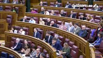 Santiago recuerda a Vox que la ley sobre libertad de expresión les beneficiaría: “Fueron a Ferraz con banderas de España con el escudo recortado”
