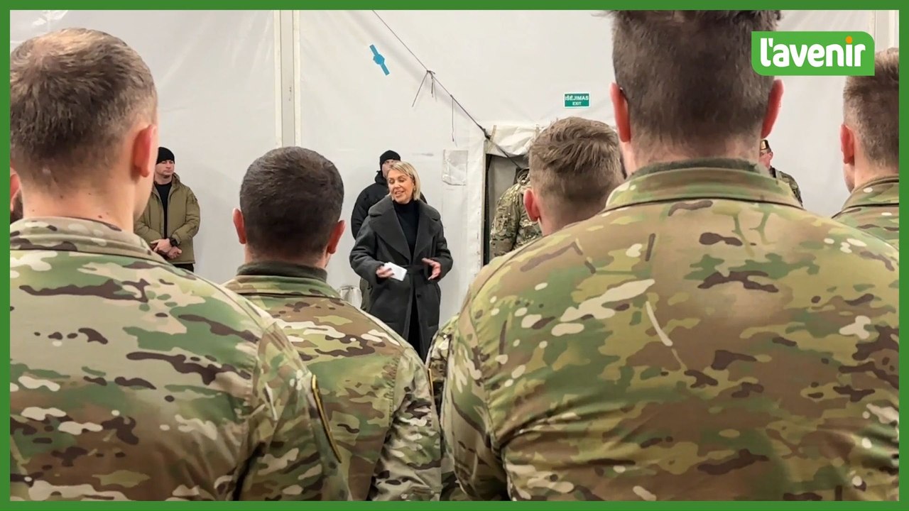 La ministre de la Défense auprès de ses troupes engagées en Roumanie et en Lituanie