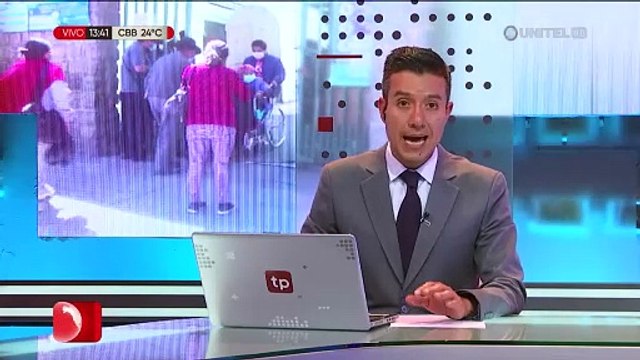 La Paz: Médicos de la CNS cumplen paro rechazando pago de sueldos en el banco estatal
