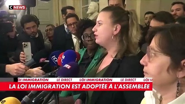 Mathilde Panot, la présidente du groupe de la France Insoumise à l'Assemblée nationale, réagit à l'adoption définitive du projet de loi immigration par le Parle