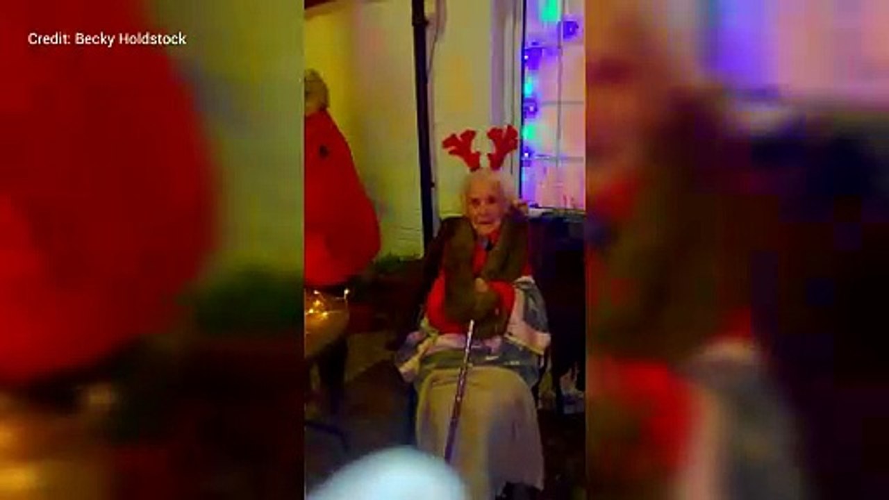 Gladys Christmas singing