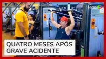 Aluno que ficou paraplégico após ser atingido por aparelho volta à academia: 'Mais uma vitória'