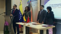 Venezuela y Trinidad y Tobago firman acuerdo con Shell para producir y exportar gas