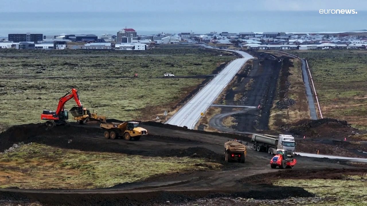 شاهد: بركان أيسلندا يخمد ثورانه بعد أن طمر رماده مساحات شاسعة وتسبب بإخلاء بلدة مجاورة