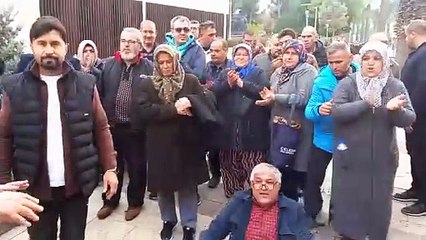 İŞLETMECİLER VALİLİK ÖNÜNDE EYLEM YAPTI