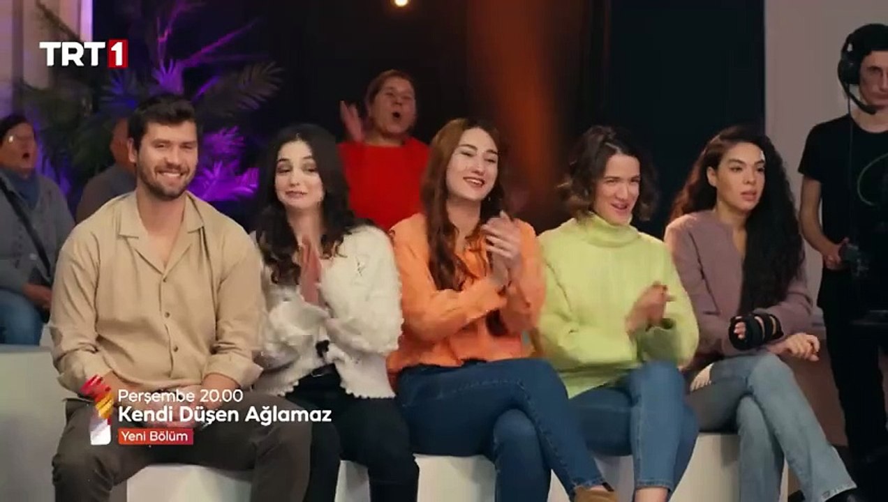 مسلسل من يقع بنفسه لا يبكى الحلقة 25 مترجم