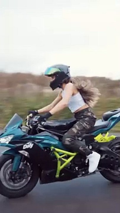 When you ride you not cold  Faut gazer pour vaincre ce froid #bike #stunt #moto #motorcycle