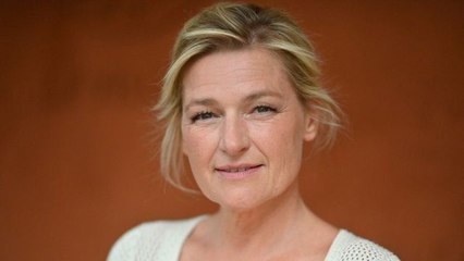 Loi immigration et démissions de ministres : comment Anne-Elisabeth Lemoine se retrouve au cœur de la crise