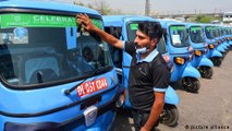 Los rickshaws eléctricos conquistan las ciudades indias