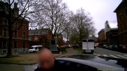 Une altercation entre le conducteur d’une Porsche et un cycliste en violente agression verbale à Bruxelles (vidéo)