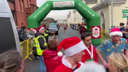 Douglas Santa Dash 2023 - video from the finish line