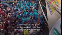 TRAGIS! Demonstran Bakar Gerbong Kereta Berisi Penumpang