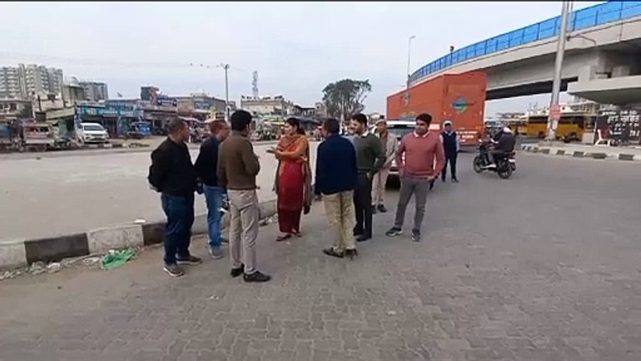 सौंदर्यीकरण से पहले भिवाड़ी मोड से हटाया अतिक्रमण, देखें वीडियो