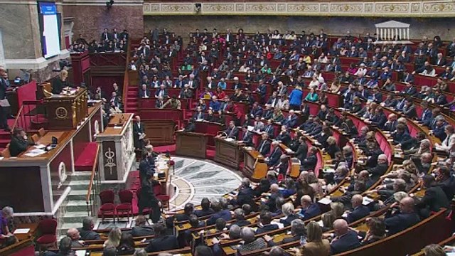 Frankreich: Parlament verabschiedet umstrittenes neues Einwanderungsgesetz