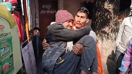 সমাজসেবীর হাত ধরে ঘরে ফিরলেন নিখোঁজ যুবক, অনন্য মানবিকতার সাক্ষী দুর্গাপুর