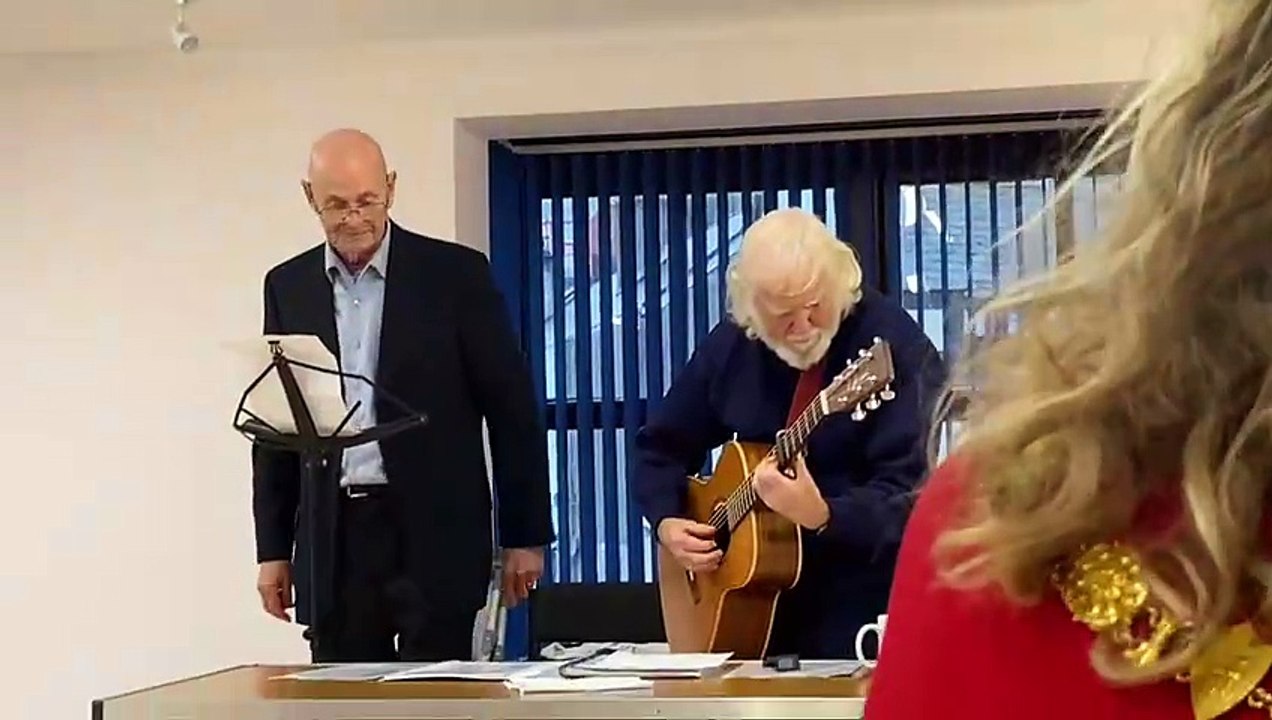 Spanish Ladies sea shanty at remembrance event