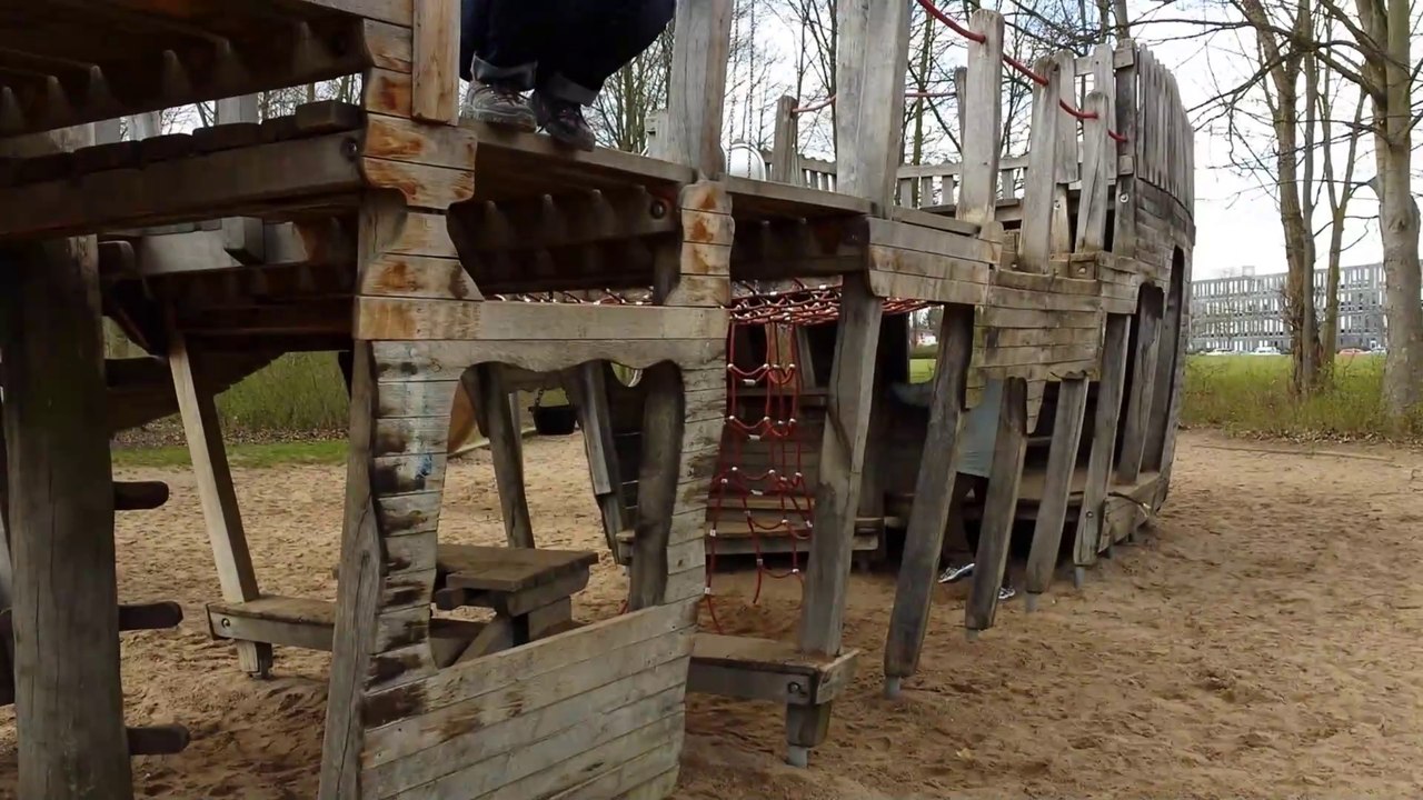 Fluss und Piratenschiff 2015-04-02