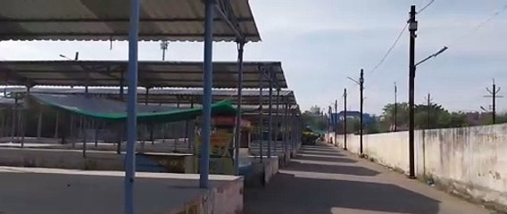 10 साल से खाली पड़ी है सब्जी मंडी