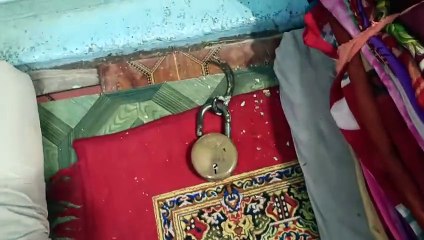 आजाद चौक में दुकानों के चटकाए ताले, एक दुकान से गल्ला ही उठा ले गए चोर