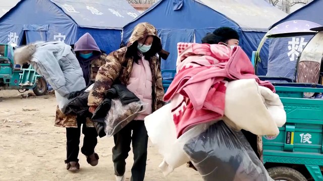 En Chine, le calvaire des survivants du séisme, en pleine vague de froid
