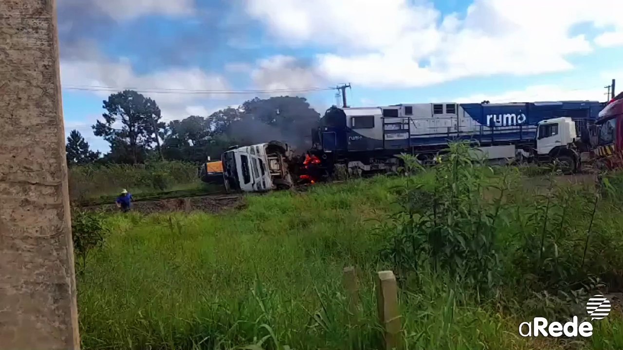 Acidente envolvendo caminhão e trem provoca incêndio, em Ponta Grossa