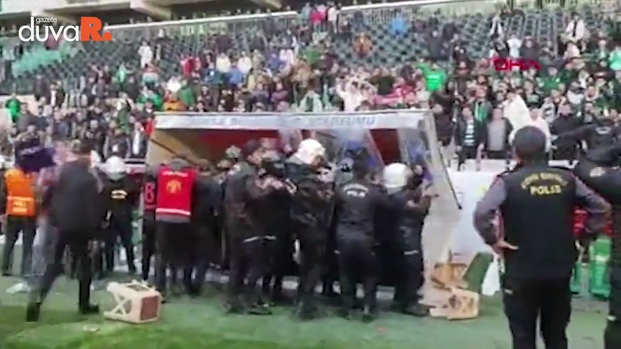 Bursaspor-Diyarbekirspor maçında 5 kırmızı kart