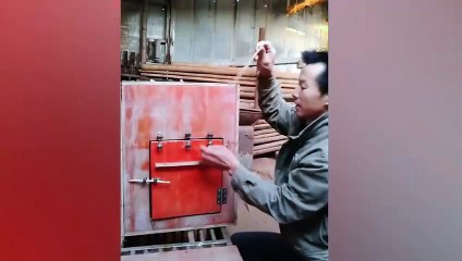 Ce coq surdoué vient libérer une poule