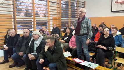 Protest przeciw budowie farmy fotowoltaicznej