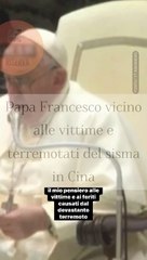 Video herunterladen: PAPA FRANCESCO VICINO ALLE VITTIME DL DEVASTANTE TERREMOTO IN CINA