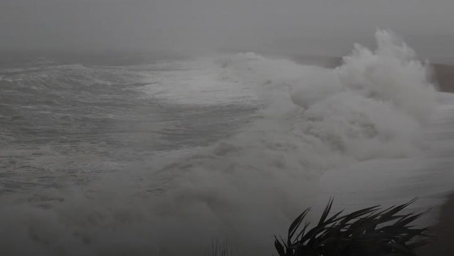 Storm Pia batters UK coast as Christmas travelers warned they face disruption