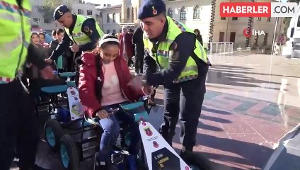 Jandarmadan öğrencilere trafik güvenliği eğitimi verildi